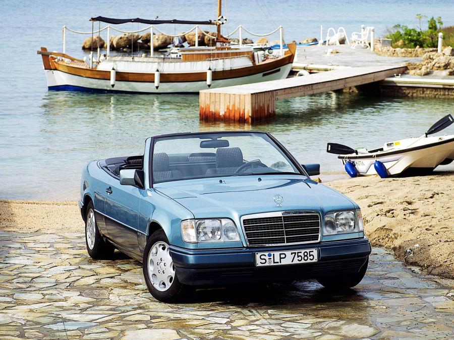  Mercedes-Benz E220 Cabriolet 1993 года  (фото 15 из 27)